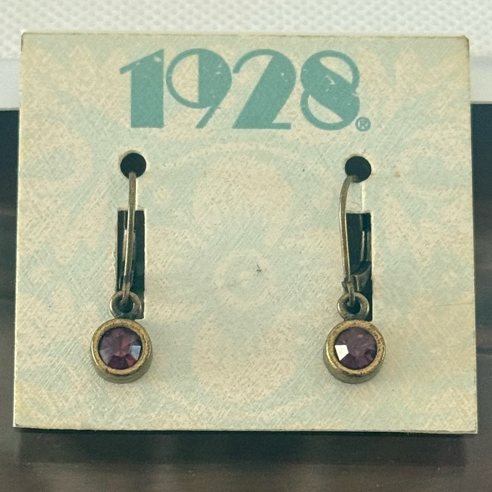 1928 Gold Tone Drop Earrings โ Purple Crystal Accent โ NWT - Picture 2 of 8